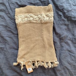 NWT Michael Stars tan cable collar circle scarf